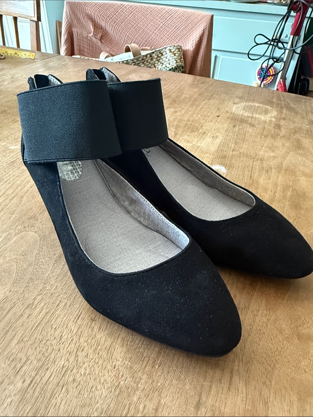 Com+Sens Sz 8.5 Pomaro Black Suede Elastic-Ankle Womens Flats